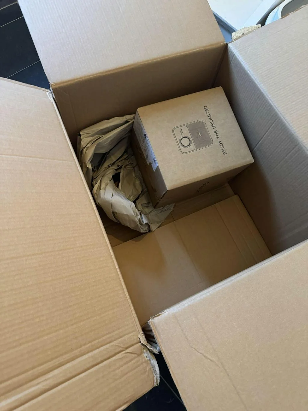 Wanbo Mozart 1 Pro 2025 — vass bild för 4 000 kr, men firmware-cirkusen och slarvet på frakten irriterar